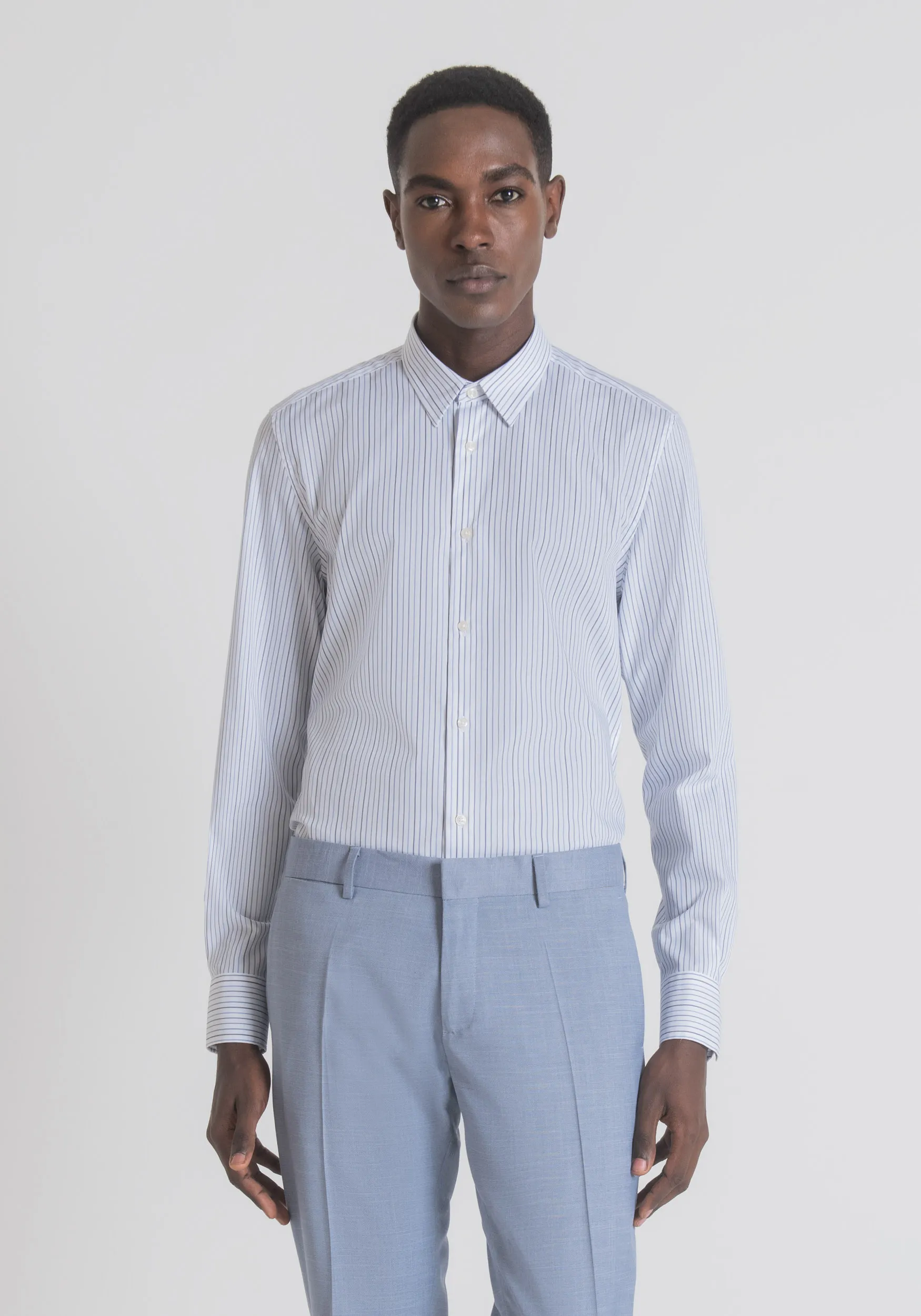 CAMISA SLIM FIT DE PURO ALGODÓN CON ESTAMPADO A RAYAS