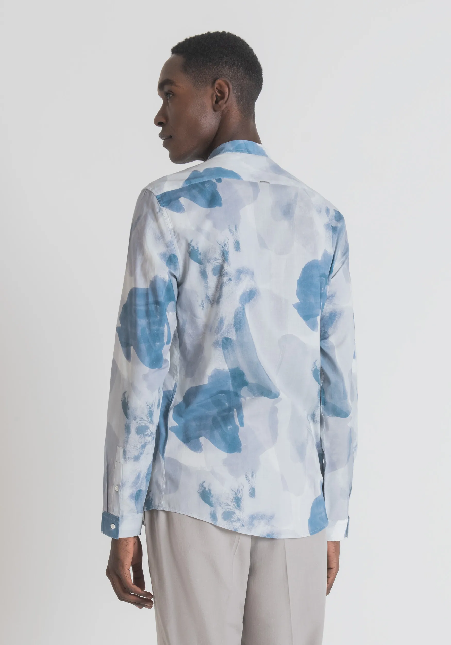 CAMISA SLIM FIT DE PURO ALGODÓN ESTAMPADO «SOFT TOUCH» CON CUELLO MAO
