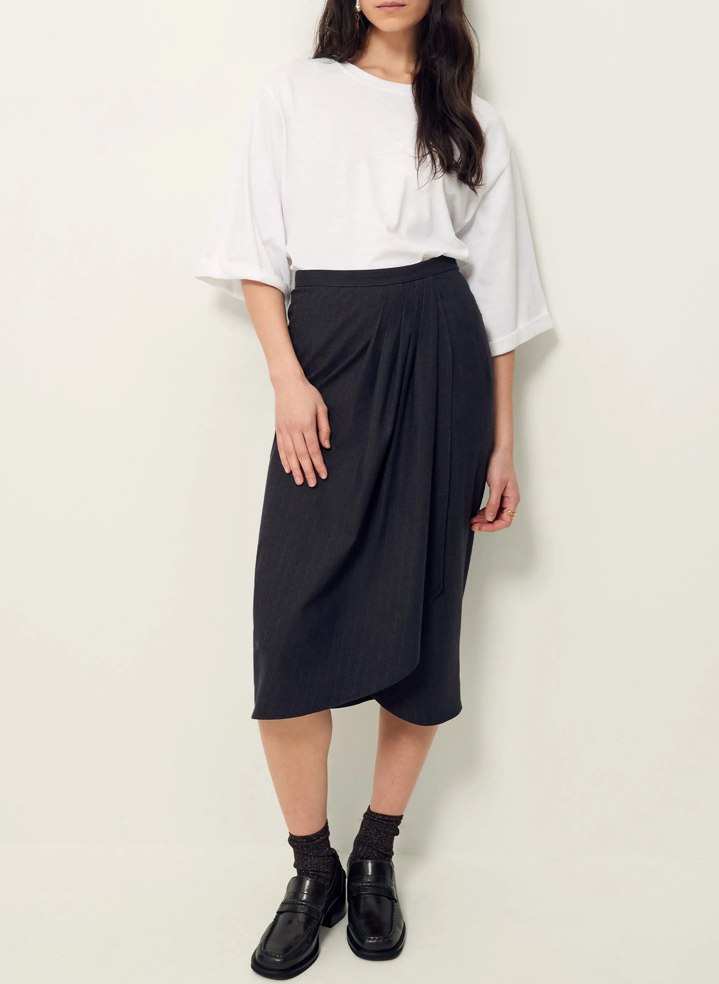 SESSUN ADYWOOL - Falda cruzada a rayas con pliegues en violeta